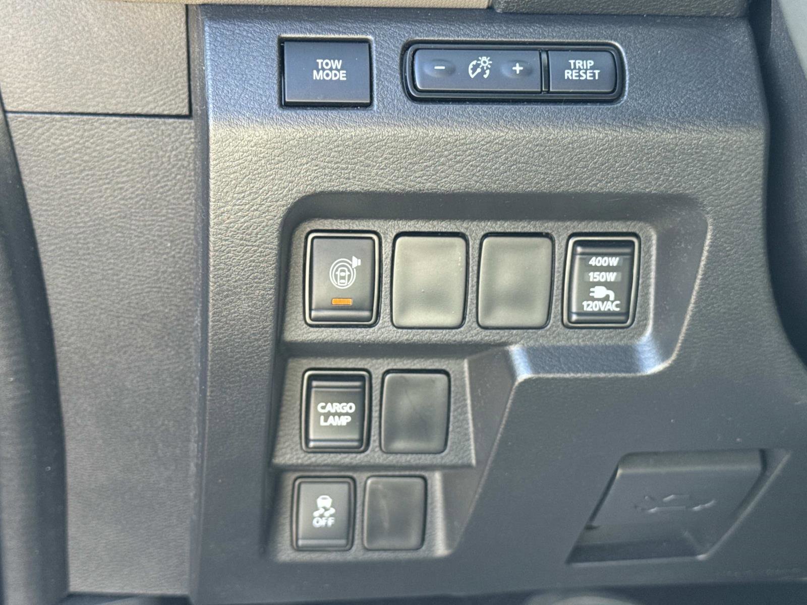 Used 2024 Nissan Frontier SV w/ SV Convenience Package image 17