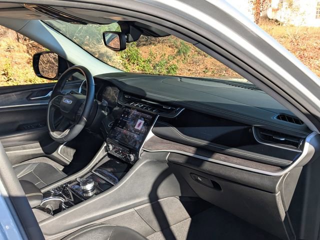 Used 2022 Jeep Grand Cherokee L Limited image 28