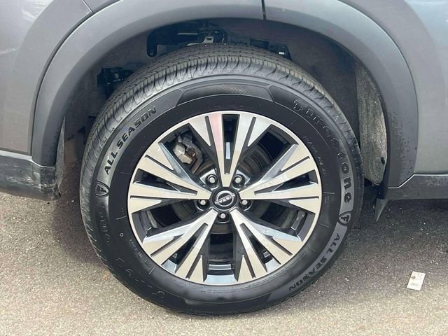 Used 2023 Nissan Rogue SV FWD image 16