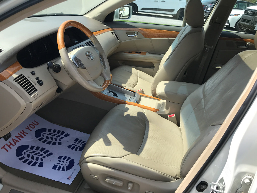 Used 2005 Toyota Avalon Limited image 24