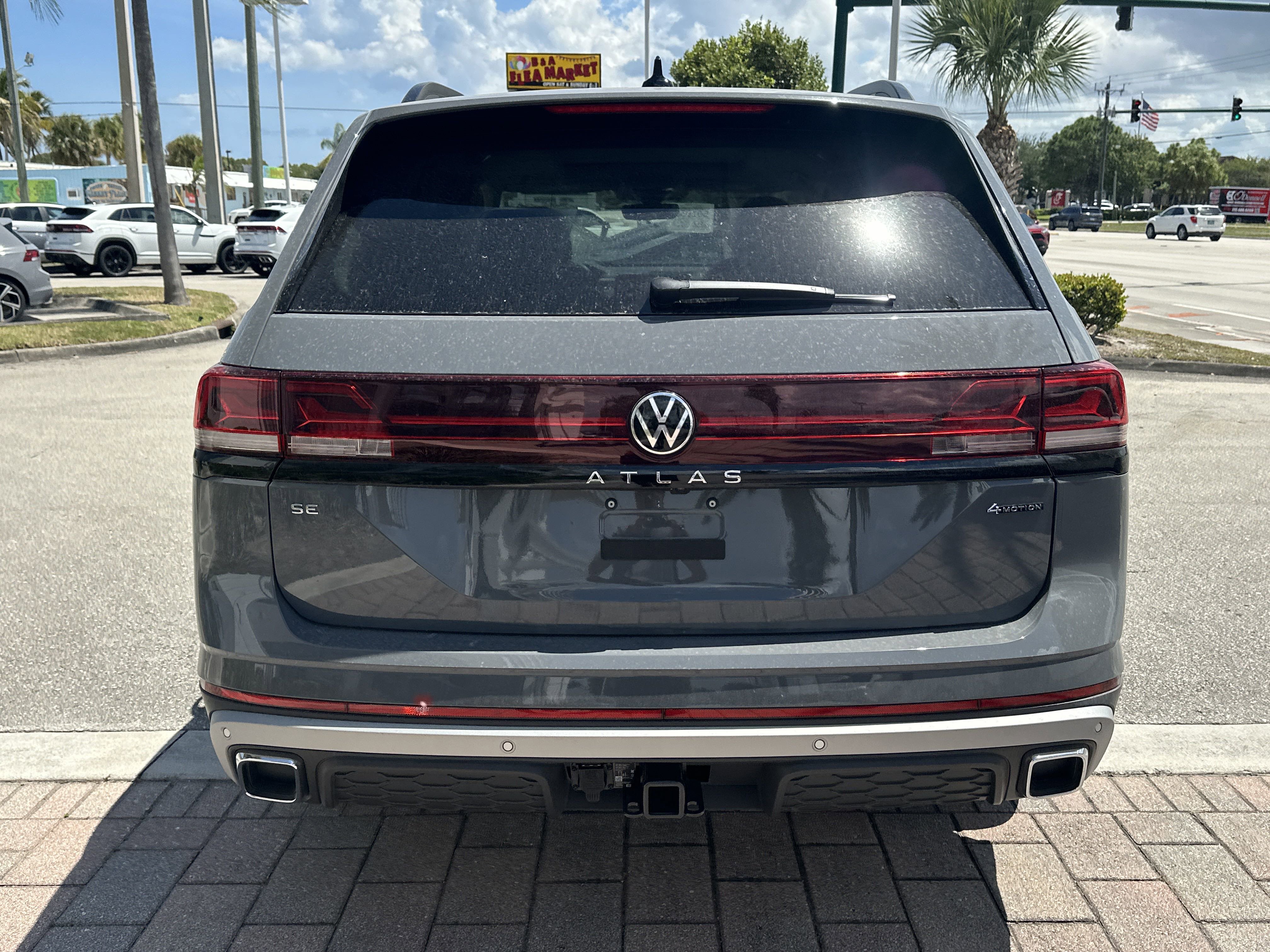 New 2026 Volkswagen Atlas SEL Premium R-Line image 7