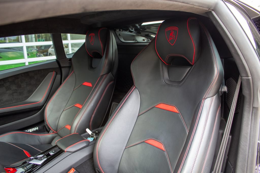 Used 2020 Lamborghini Huracan EVO AWD/4WD image 12