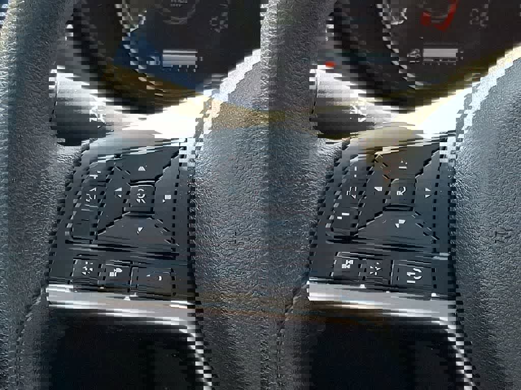 Used 2025 Nissan Versa SV image 20