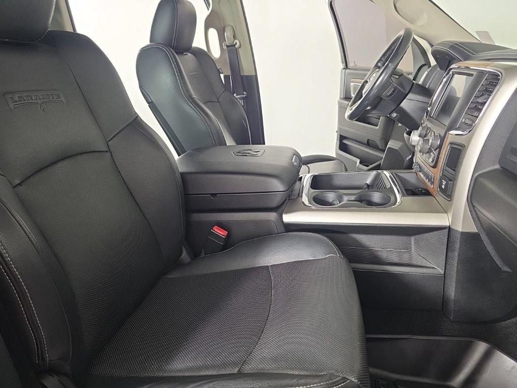 Used 2017 RAM 1500 Laramie w/ Convenience Group AWD/4WD image 40