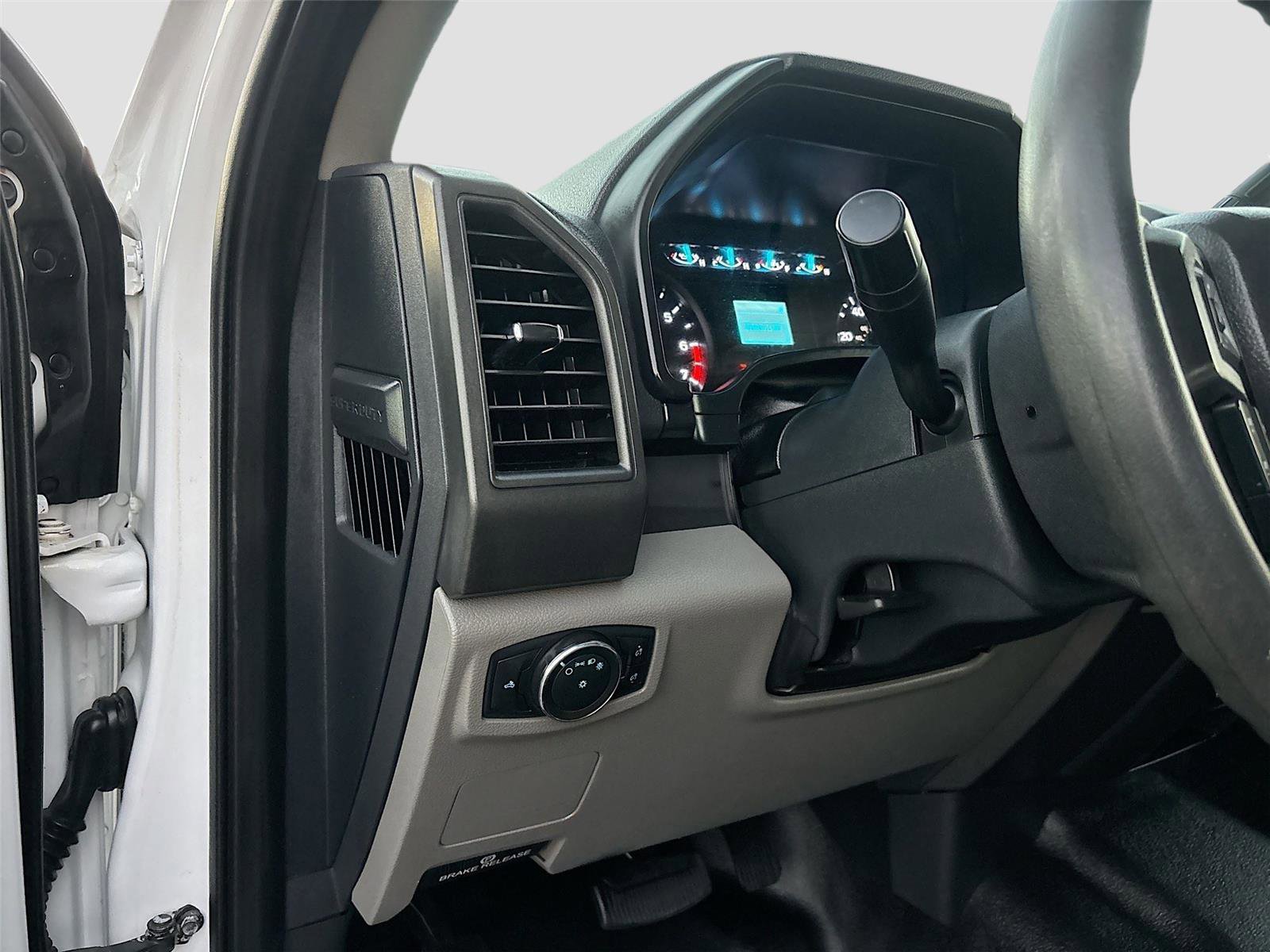 Used 2022 Ford F250 XL w/ Power Equipment Group image 11