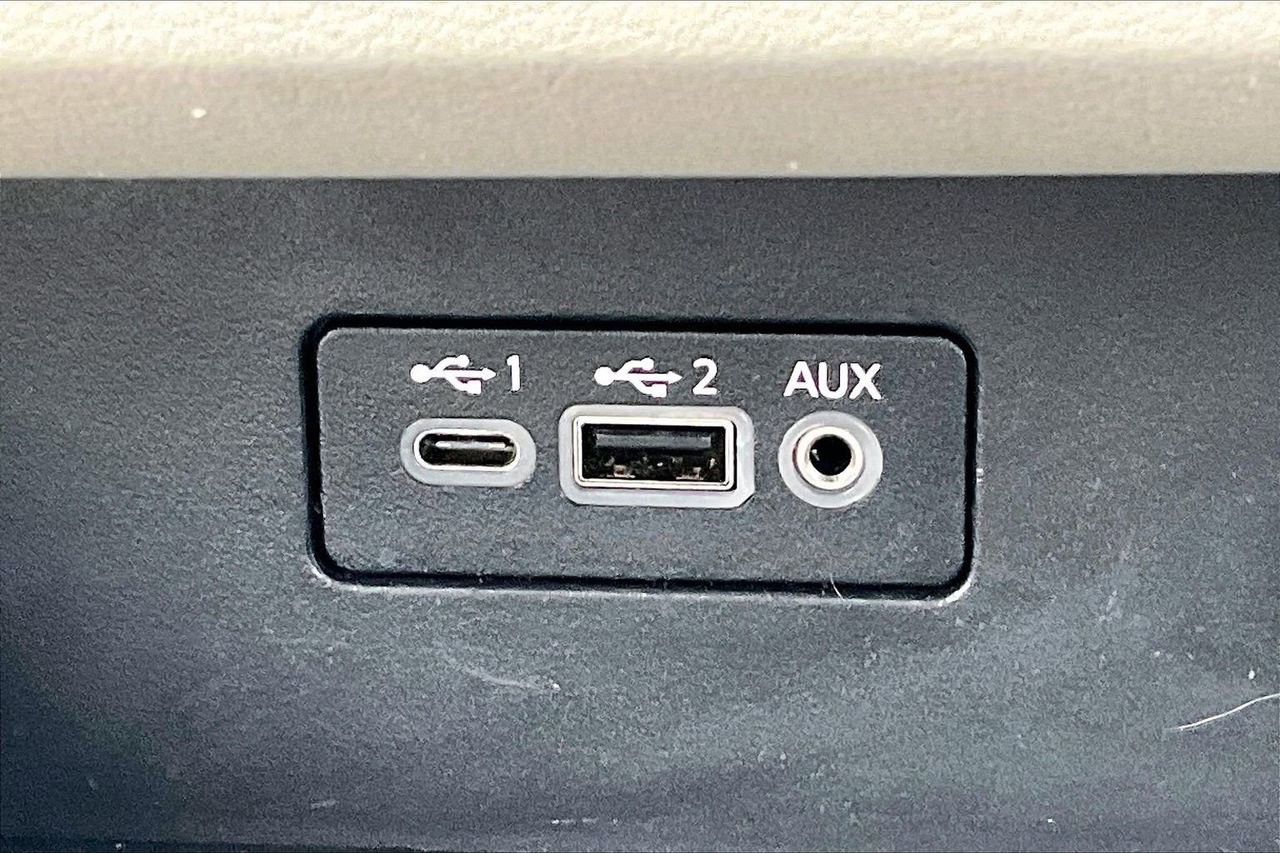 Used 2025 Nissan Altima 2.5 SV FWD image 16