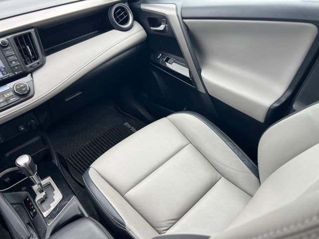 Used 2016 Toyota RAV4 Limited image 15