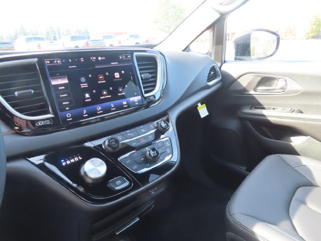 New 2027 Chrysler Pacifica LX FWD image 34