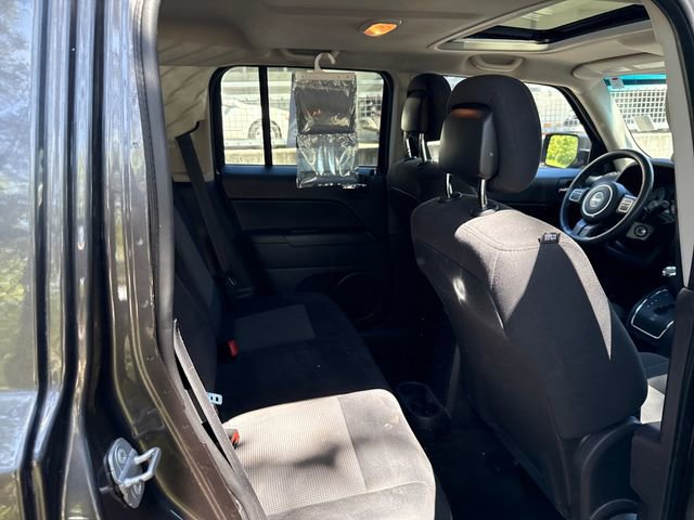 Used 2014 Jeep Patriot Latitude w/ Sun/Sound Group AWD/4WD image 10