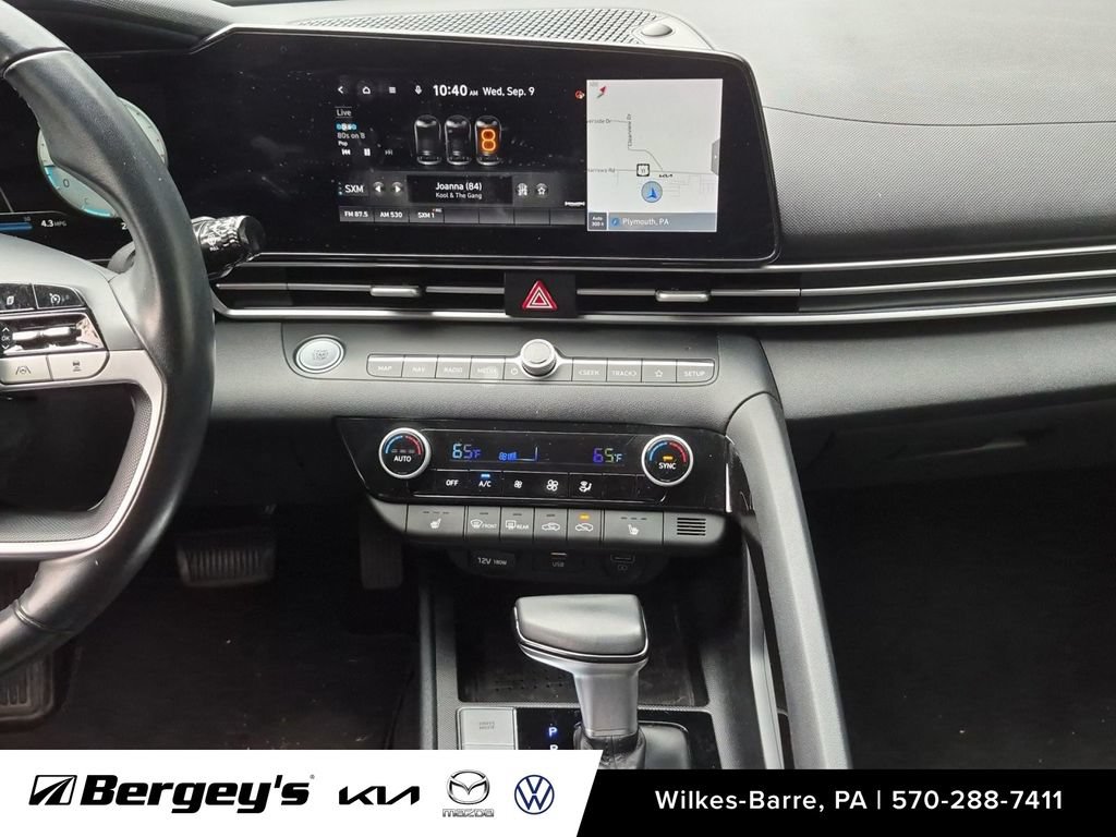 Used 2022 Hyundai Elantra Limited FWD image 22