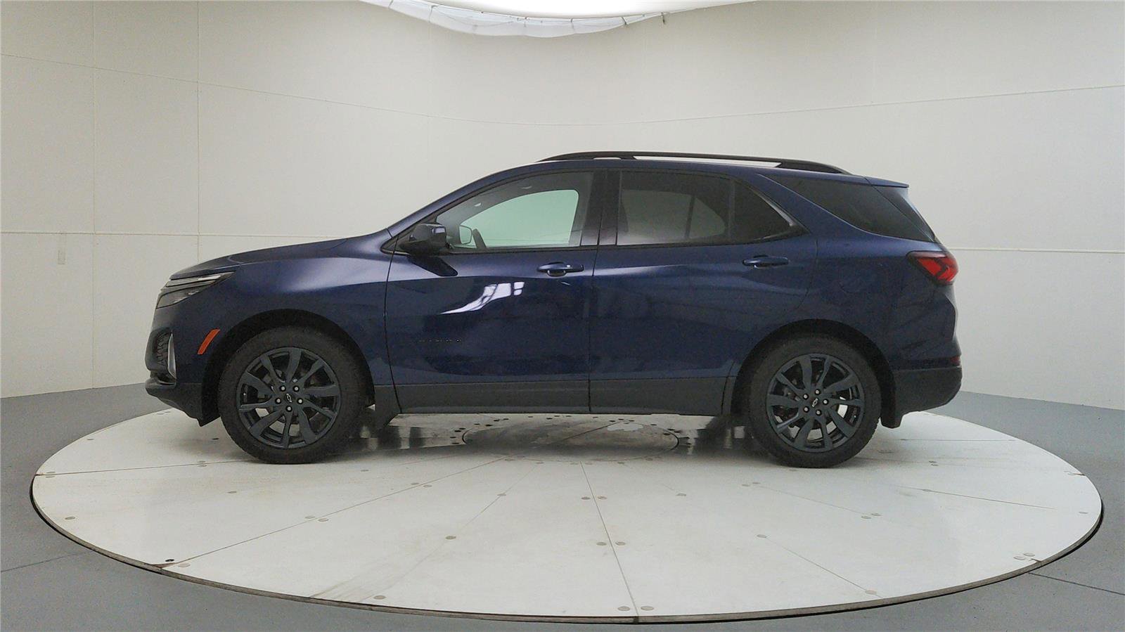 Used 2023 Chevrolet Equinox RS AWD/4WD image 4