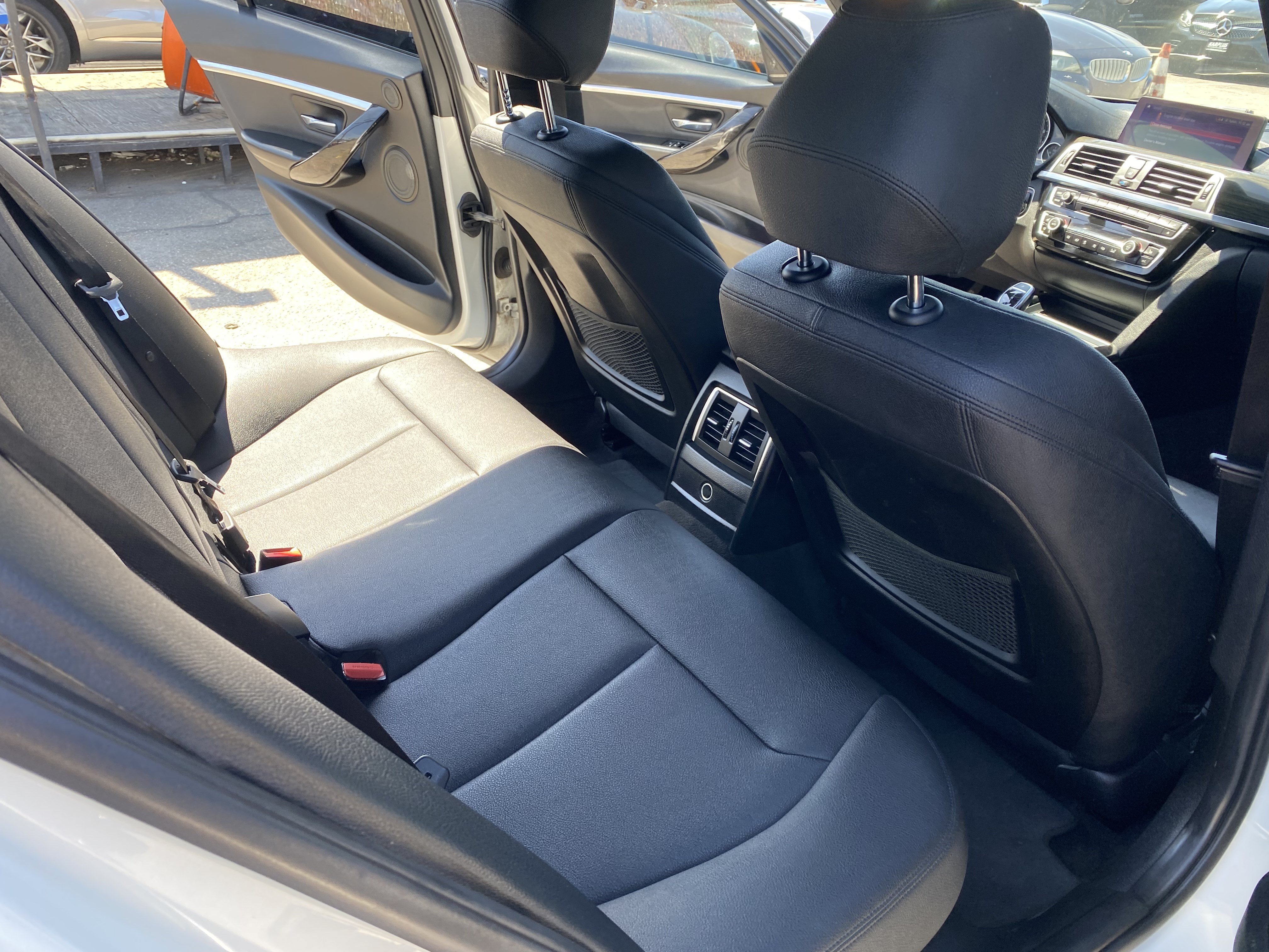 Used 2018 BMW 340i Sedan RWD image 16