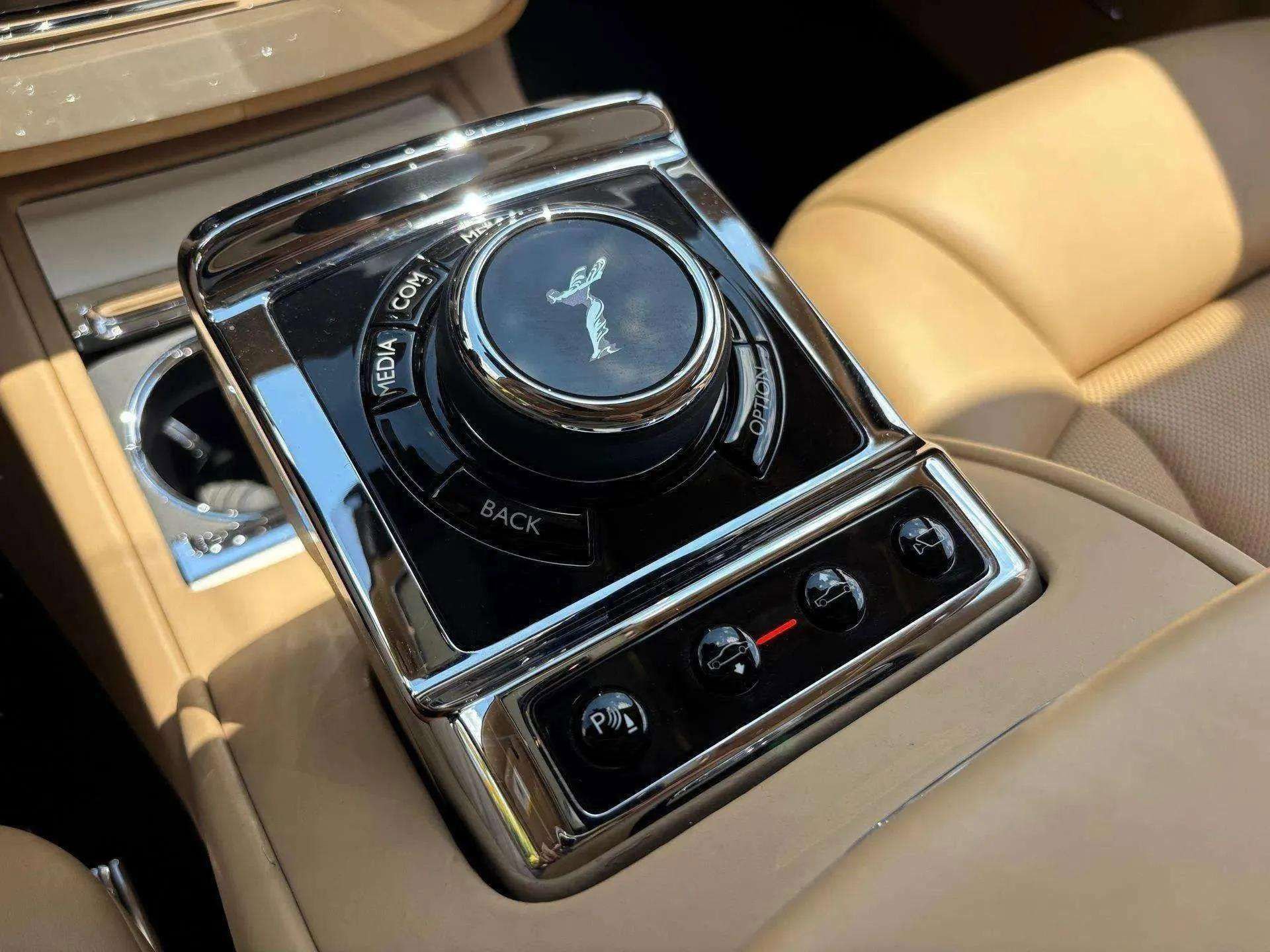 Used 2019 Rolls-Royce Phantom Sedan image 16