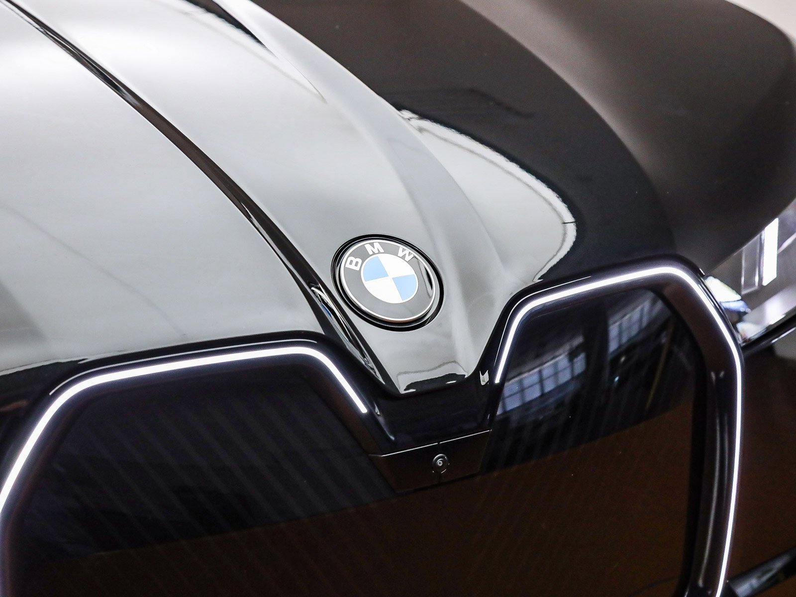 New 2026 BMW iX xDrive45 w/ M Sport Package image 6