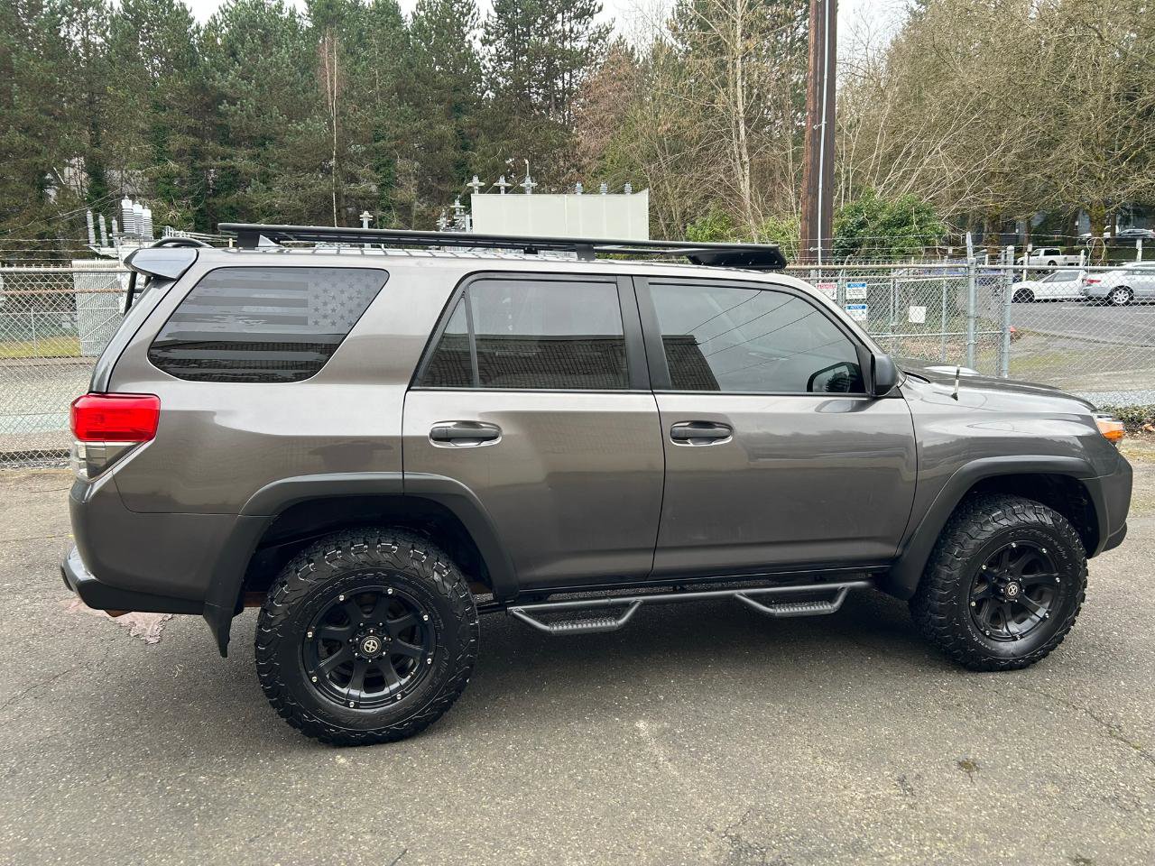 Used 2010 Toyota 4Runner SR5 AWD/4WD image 4