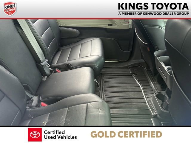 Used 2024 Toyota Sienna LE AWD/4WD image 9