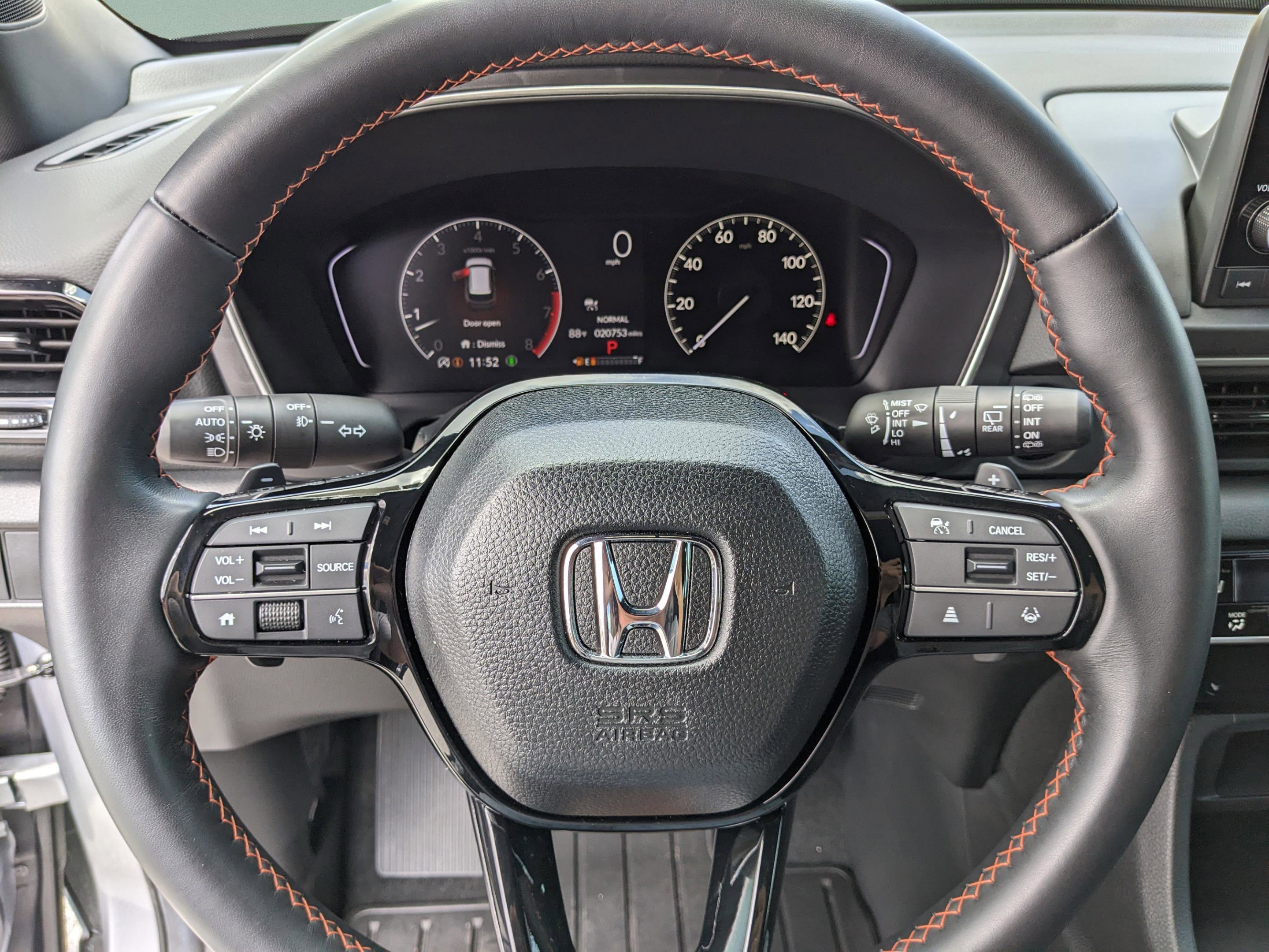 Used 2025 Honda Pilot Sport image 35
