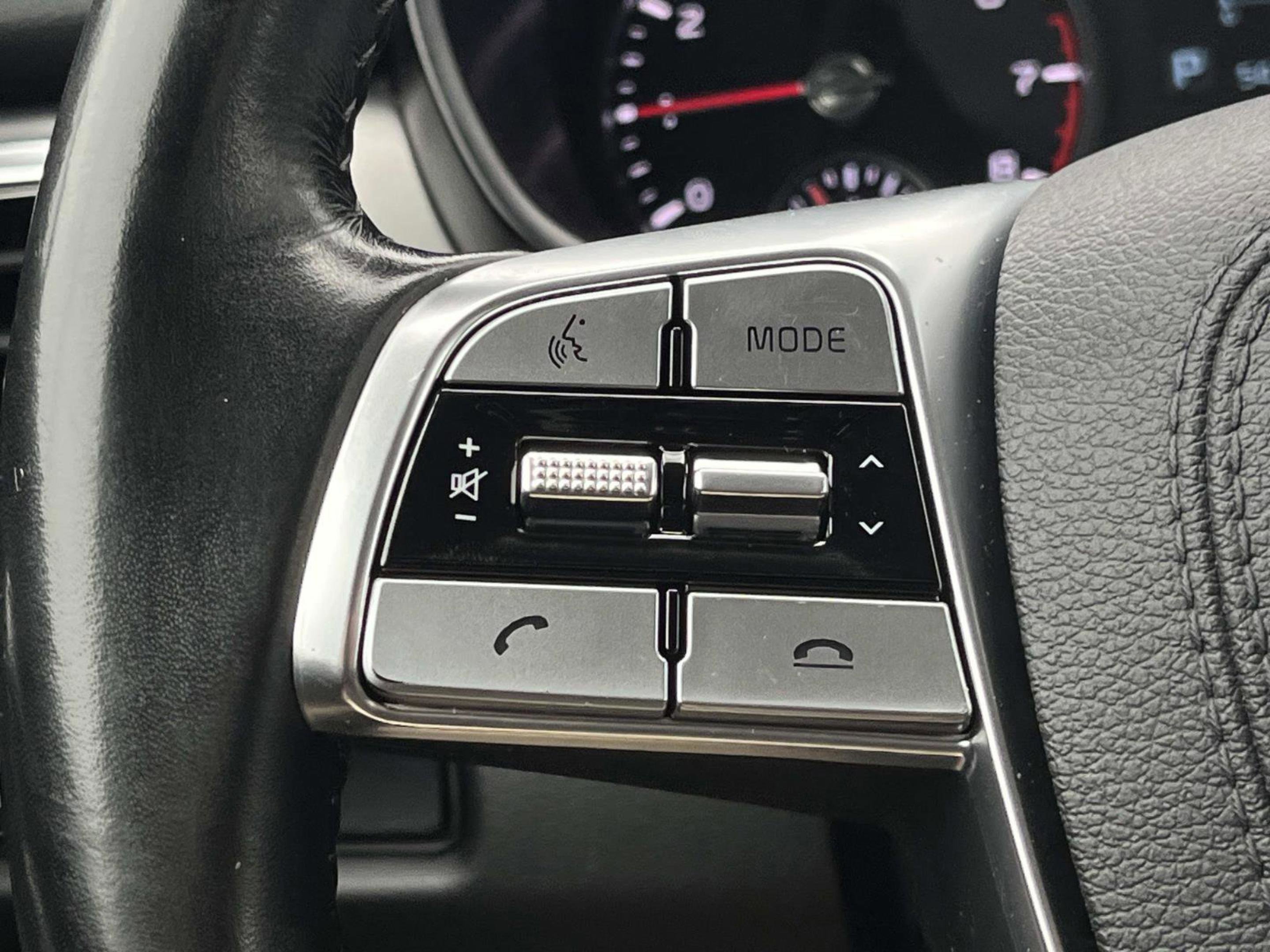 Used 2022 Kia Telluride LX image 34