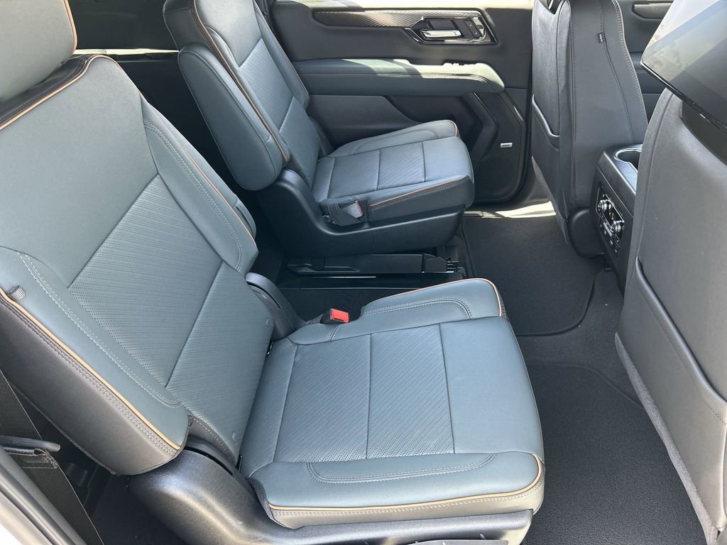 New 2026 GMC Yukon XL AT4 w/ AT4 Premium Plus Package AWD/4WD image 28