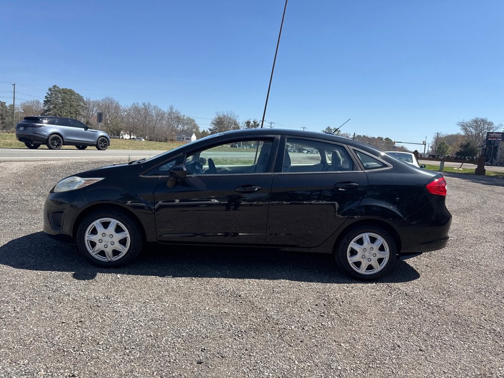 Used 2013 Ford Fiesta S w/ Convenience Pkg FWD image 4
