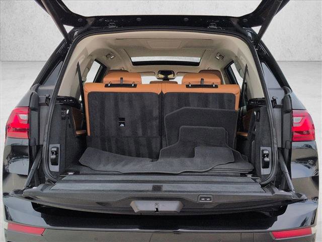 Used 2022 BMW X7 xDrive40i w/ Premium Package AWD/4WD image 6