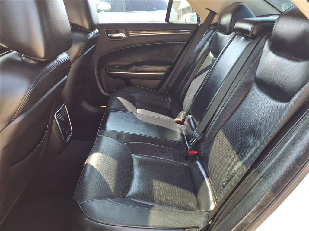 Used 2019 Chrysler 300 Limited image 5