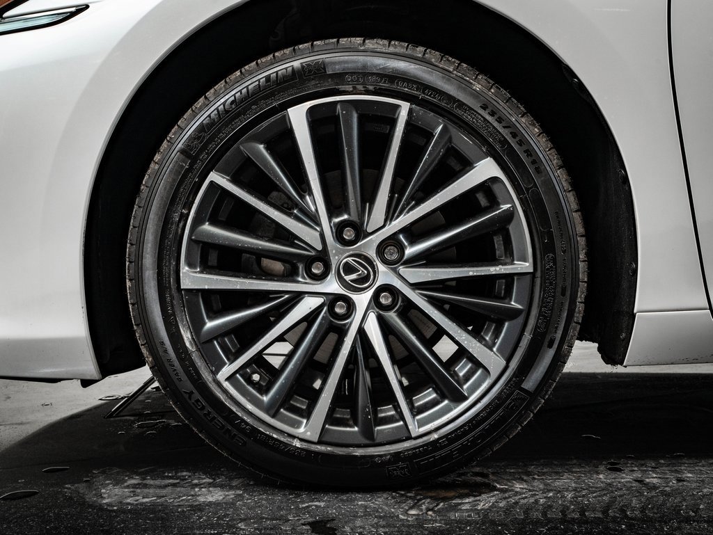 Certified 2023 Lexus ES 250 w/ Premium Package image 13