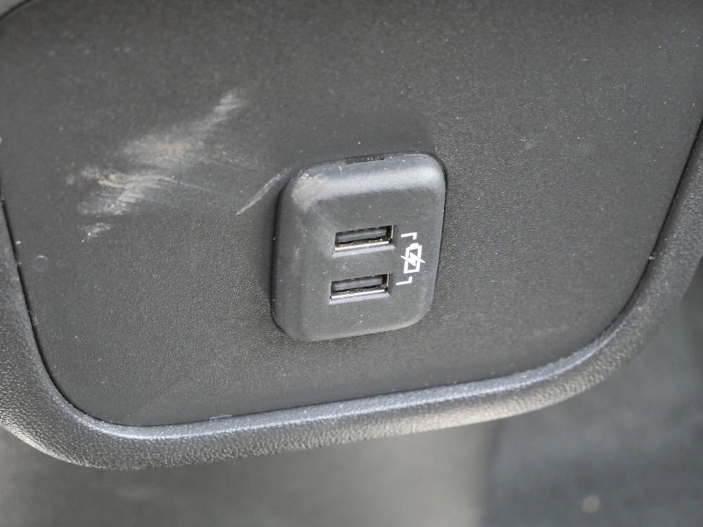 Used 2024 GMC Terrain SLE w/ Driver Convenience Package image 32