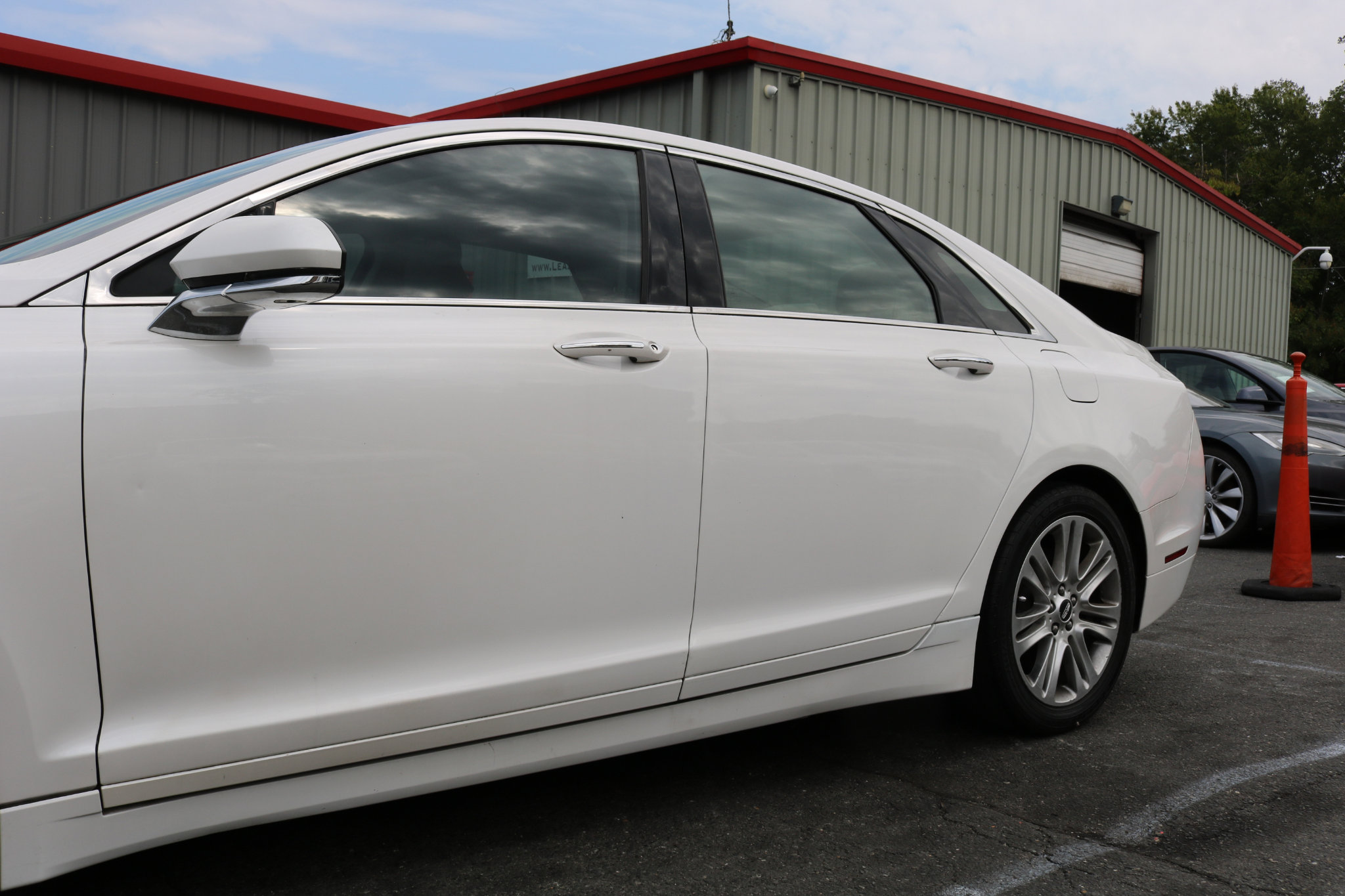 Used 2016 Lincoln MKZ image 8