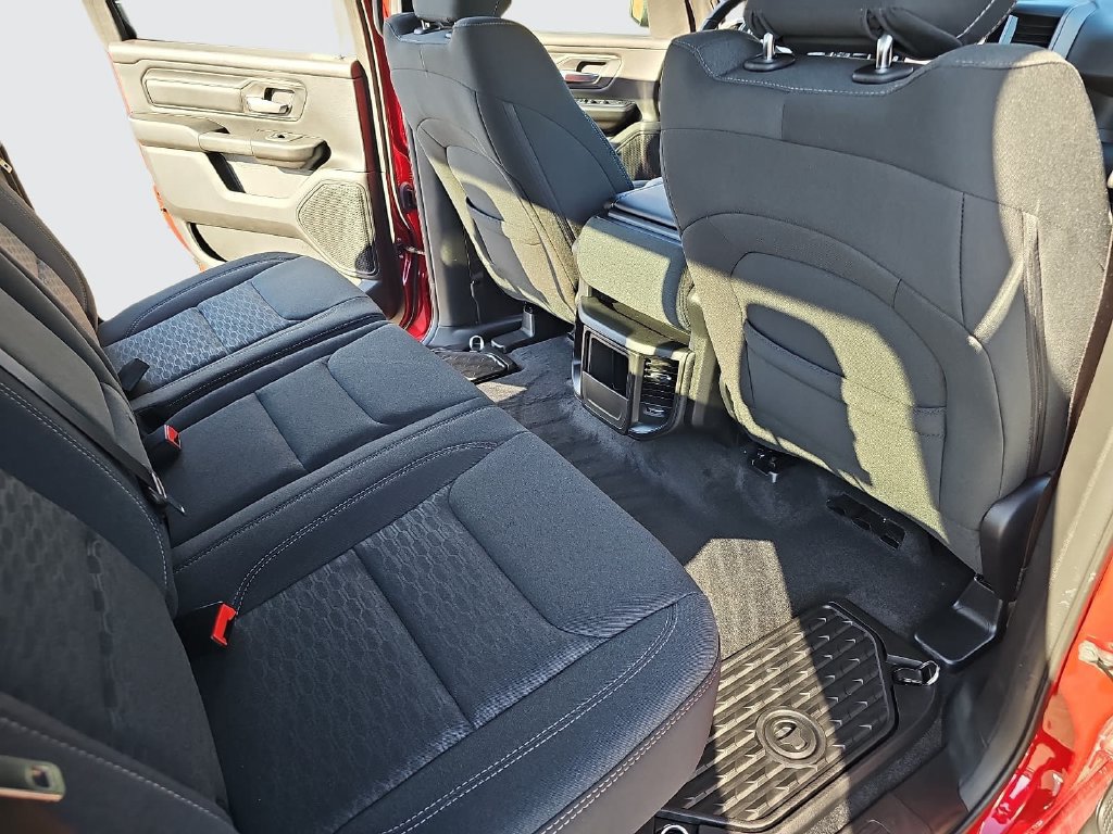 New 2027 RAM 1500 Express AWD/4WD image 11