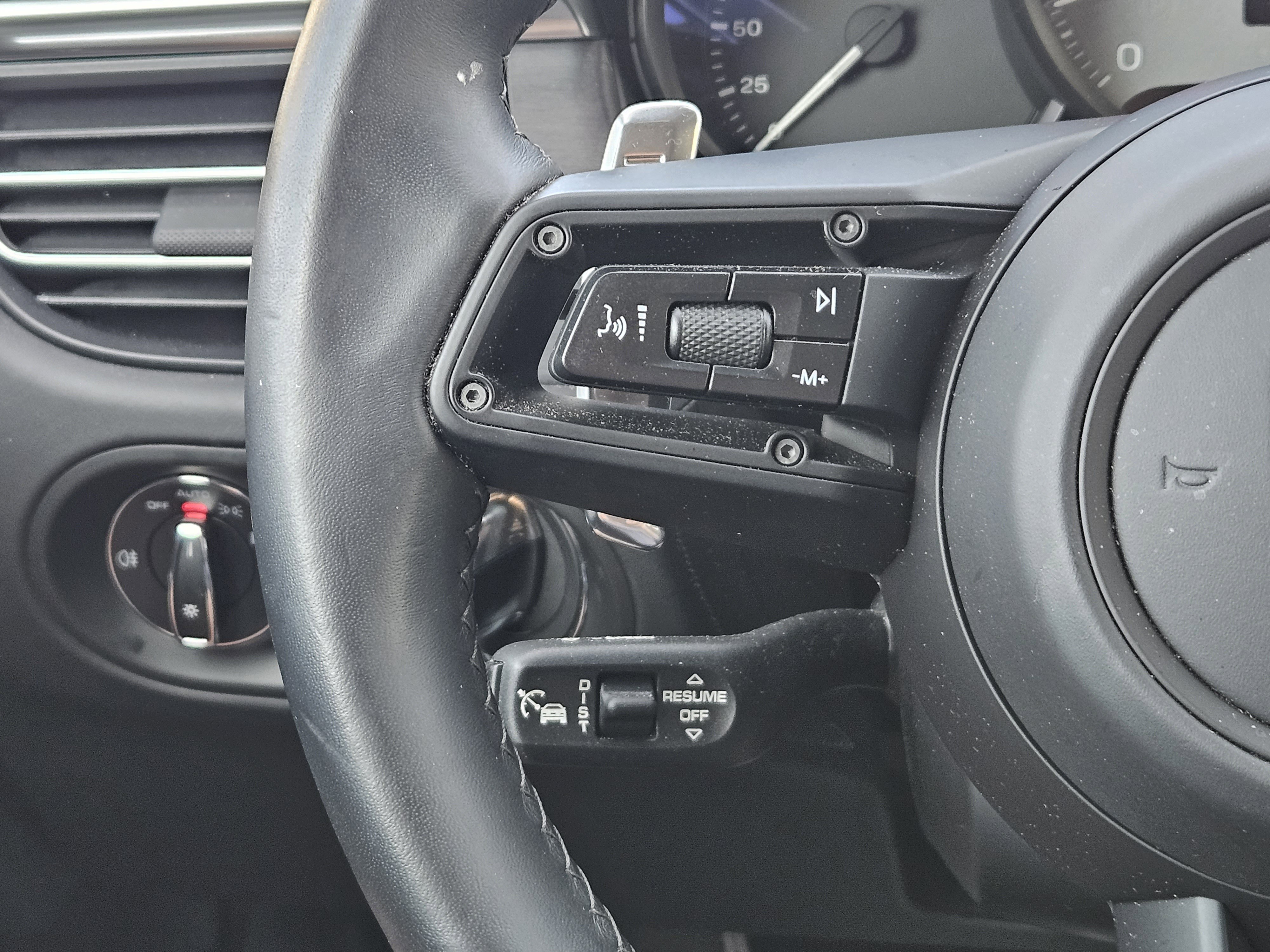 Certified 2024 Porsche Macan GTS image 27