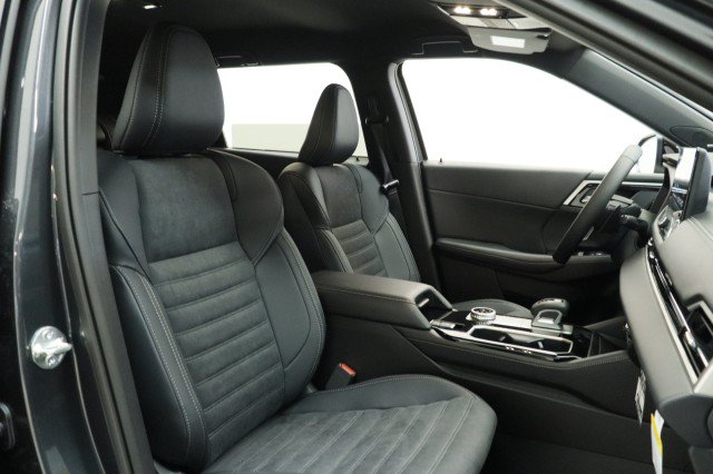 New 2026 Mitsubishi Outlander LE FWD image 18