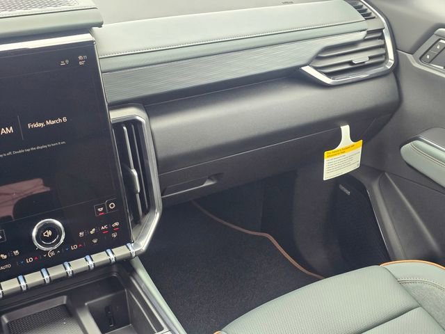 New 2026 GMC Acadia AT4 w/ Luxury Package image 17