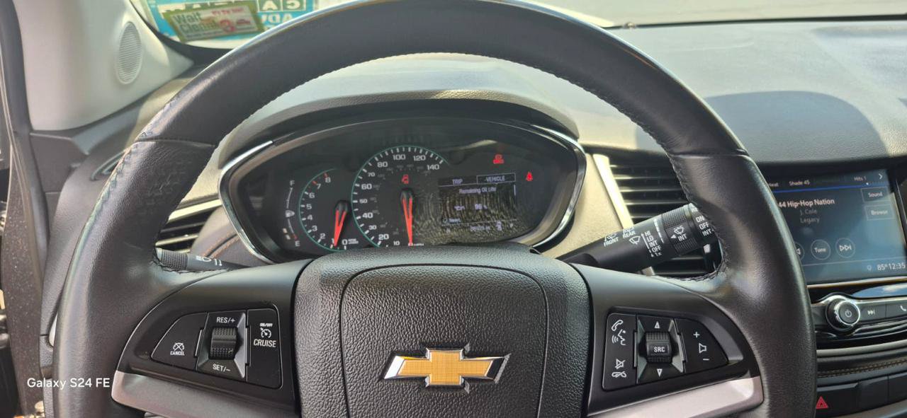 Used 2020 Chevrolet Trax LT w/ Driver Confidence Package FWD image 11