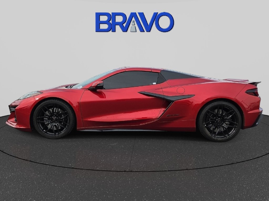 Used 2025 Chevrolet Corvette Z06 RWD image 2