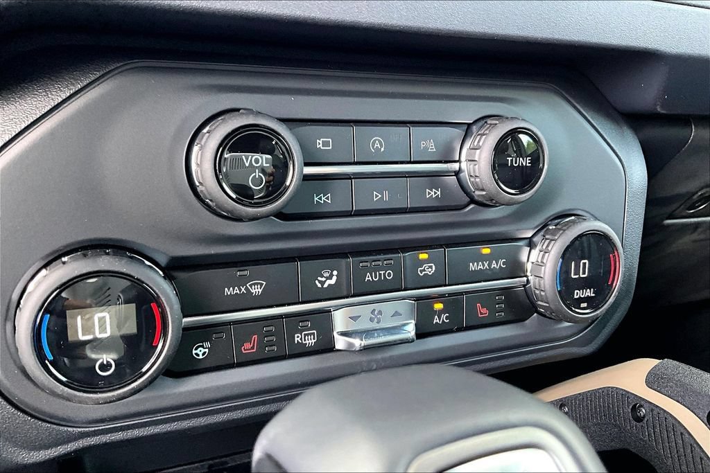 New 2025 Ford Bronco Badlands AWD/4WD image 16