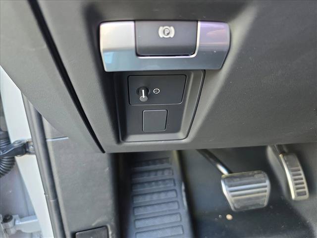 New 2026 Land Rover Defender 110 OCTA AWD/4WD image 26