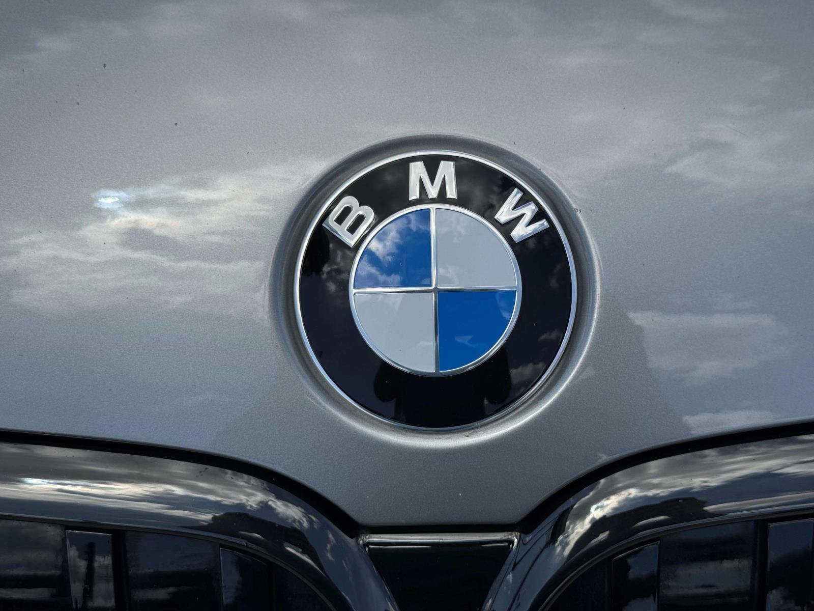 Used 2022 BMW 740i xDrive w/ M Sport Package AWD/4WD image 12