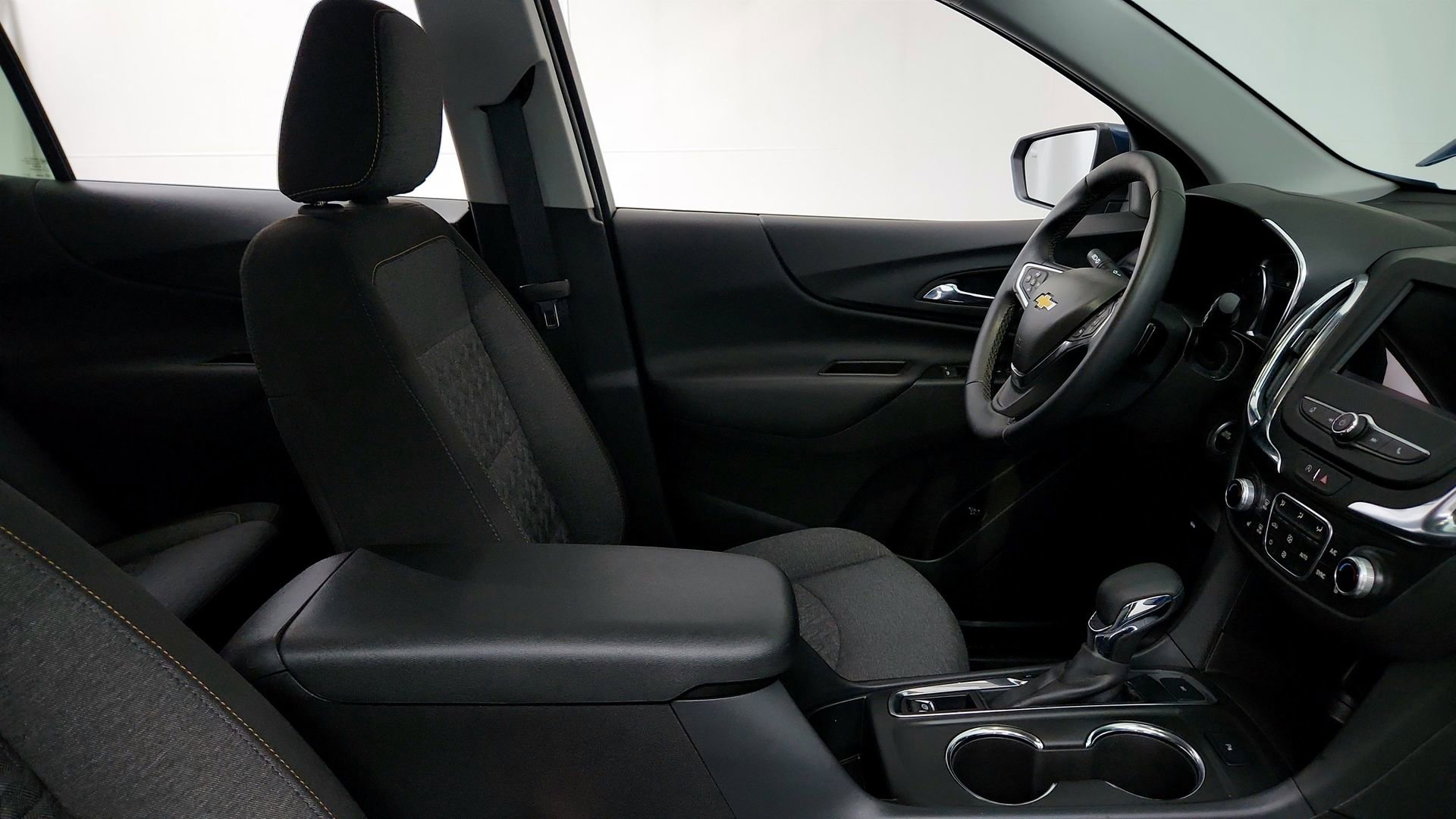 Certified 2024 Chevrolet Equinox LT w/ LPO, Floor Liner Package AWD/4WD image 24