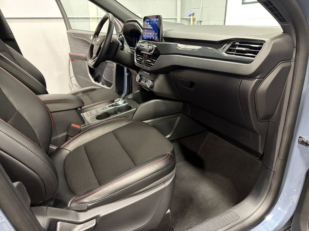 Used 2025 Ford Escape ST-Line Select image 22