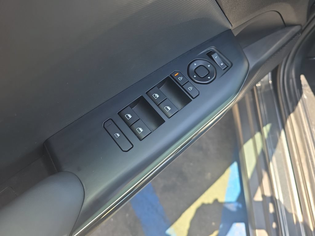 Used 2025 Kia K4 FWD image 11