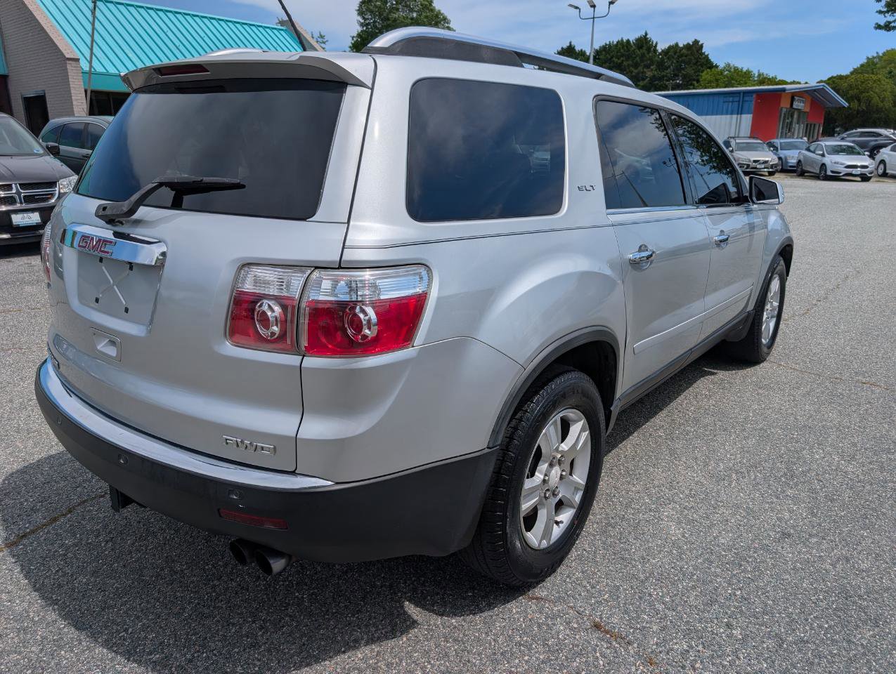 Used 2009 GMC Acadia SLT w/ Visibility Package AWD/4WD image 9