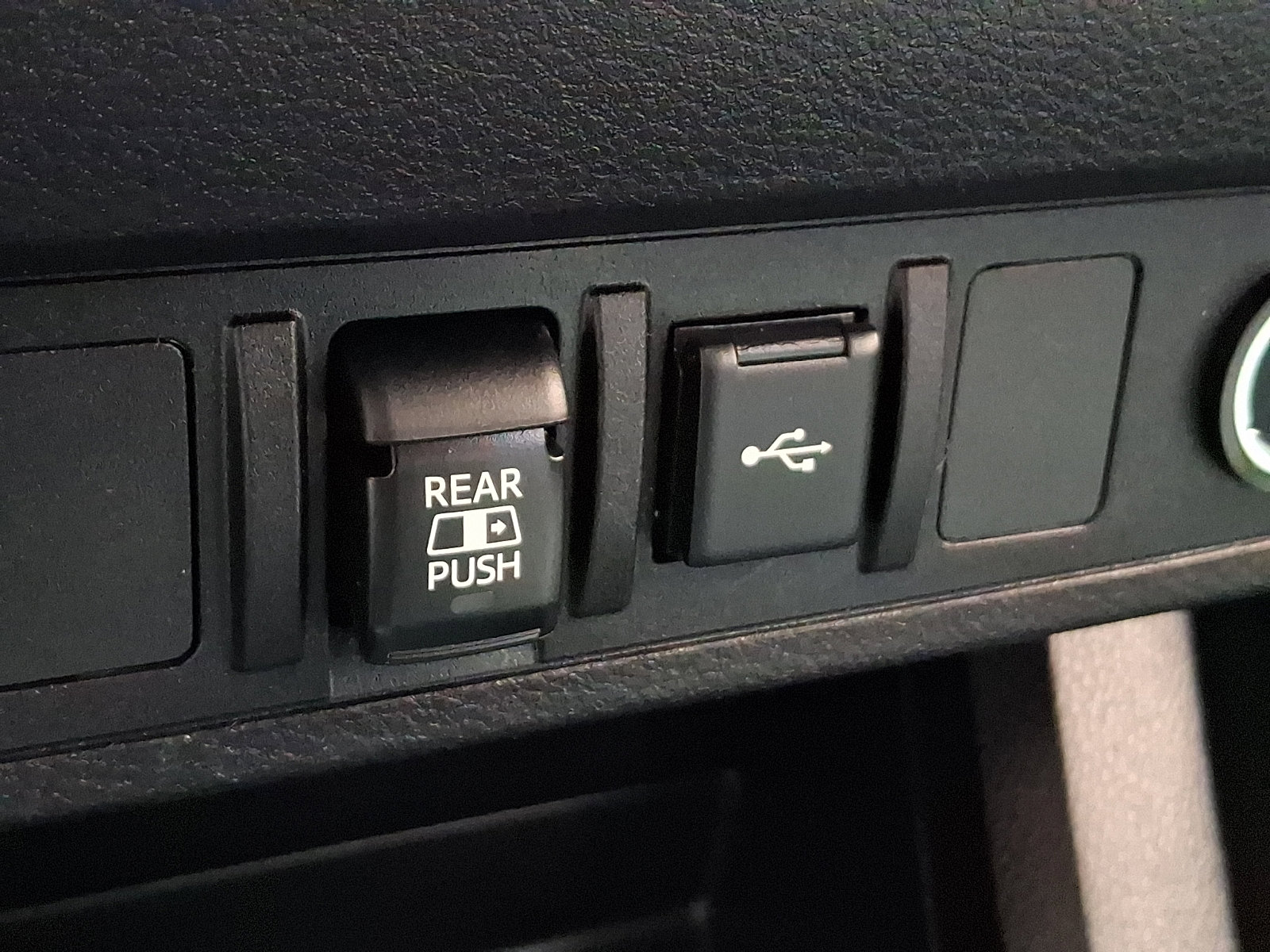 Used 2020 Toyota Tacoma SR5 image 23