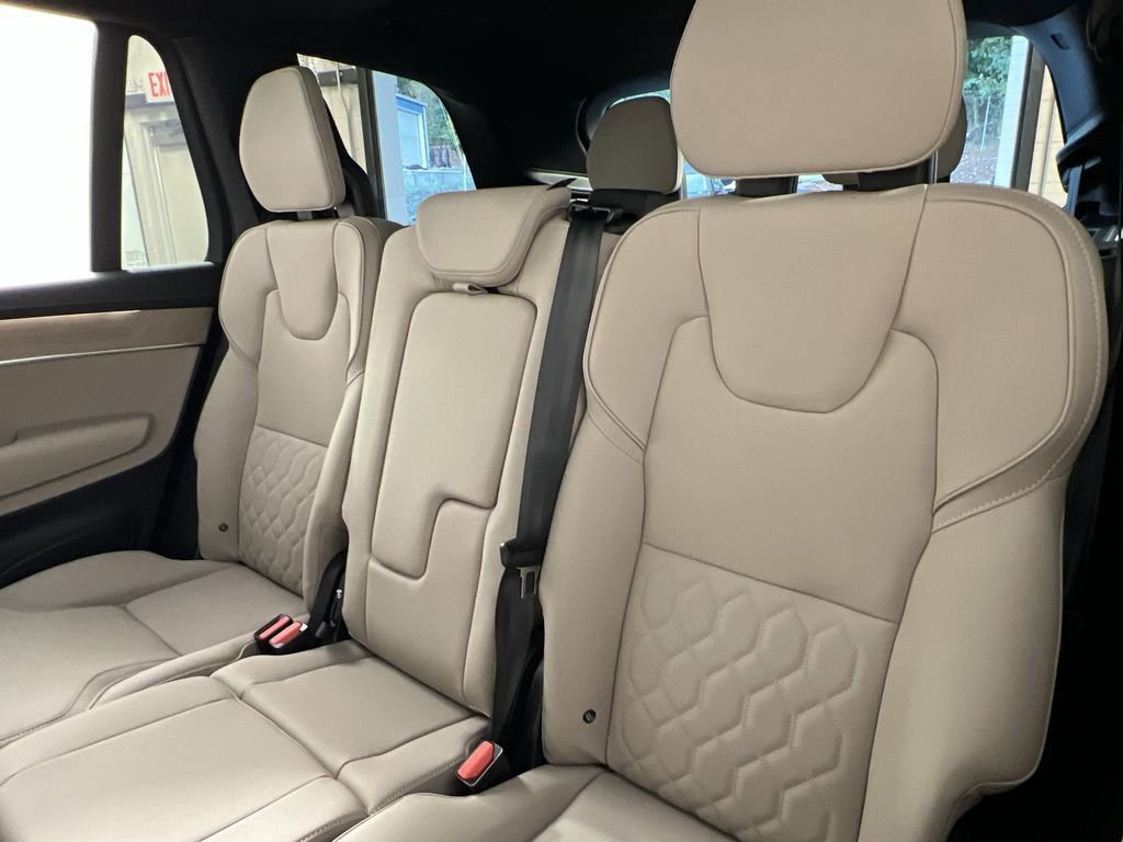 New 2026 Volvo XC90 B6 Plus w/ Protection Package Premier image 23