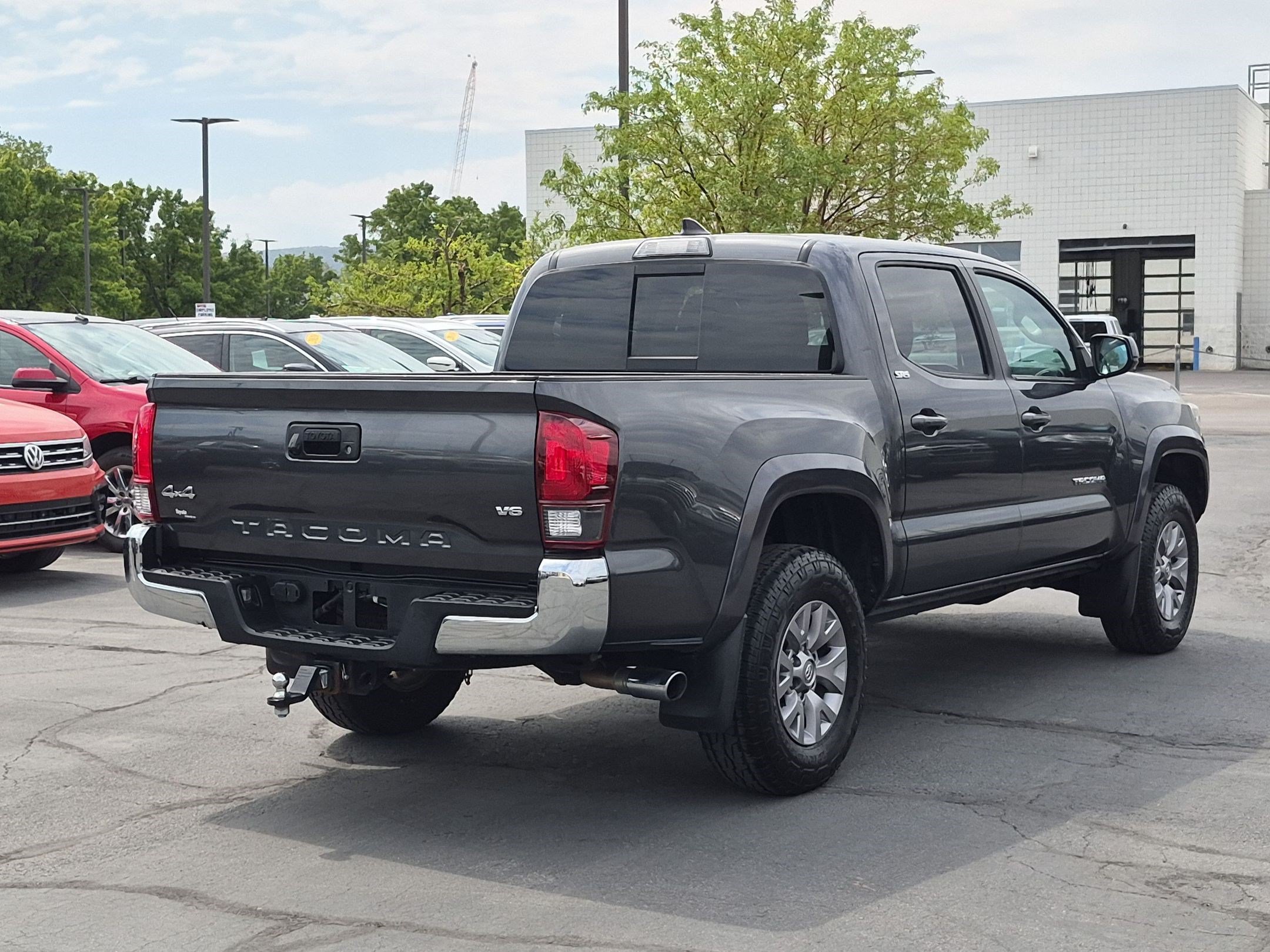 Used 2019 Toyota Tacoma SR5 AWD/4WD image 3