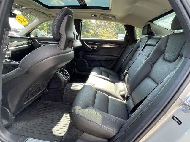 Used 2018 Volvo S90 T5 Momentum w/ Protection Package FWD image 11