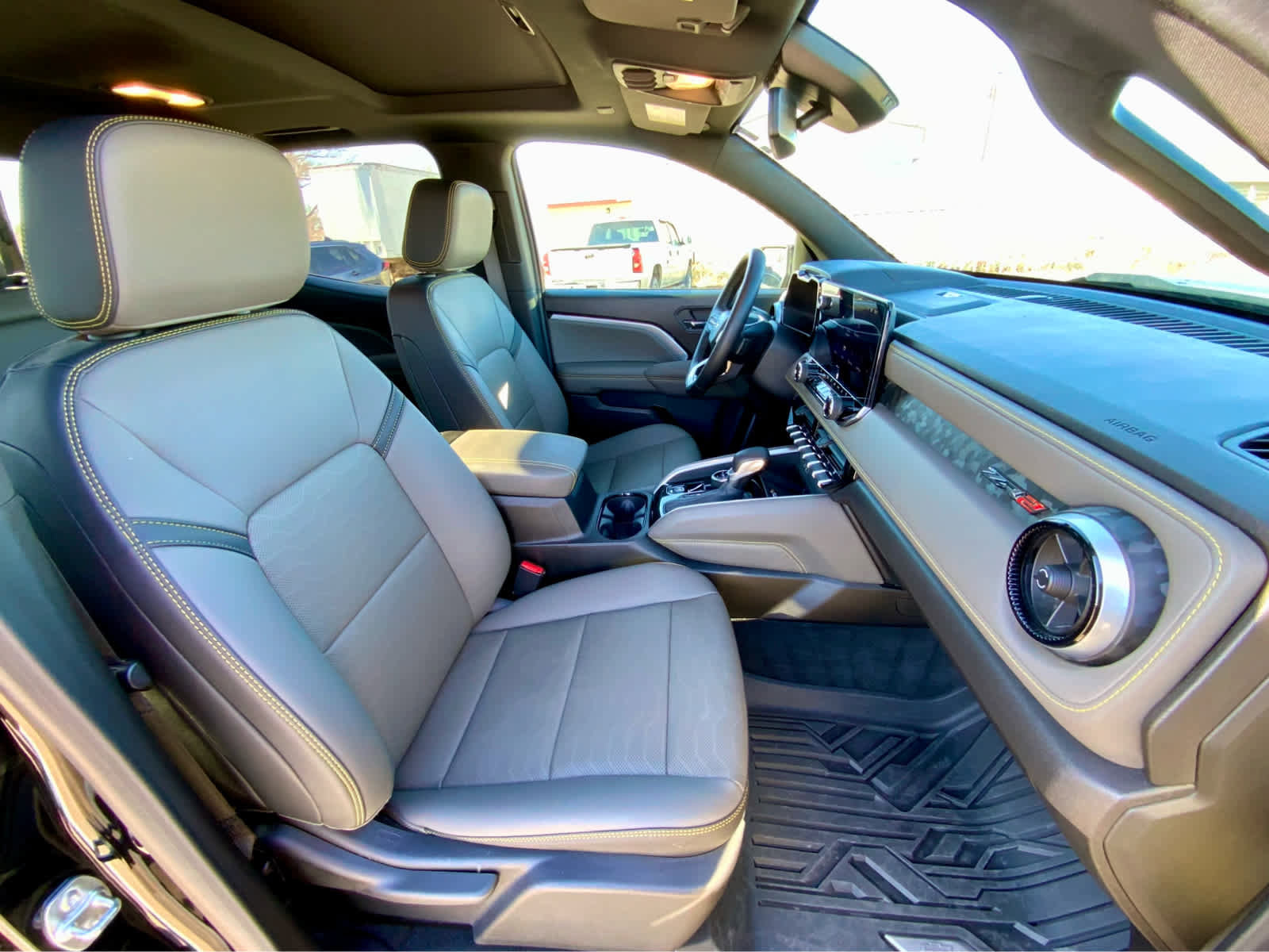 Certified 2025 Chevrolet Colorado ZR2 w/ Midnight Edition image 26