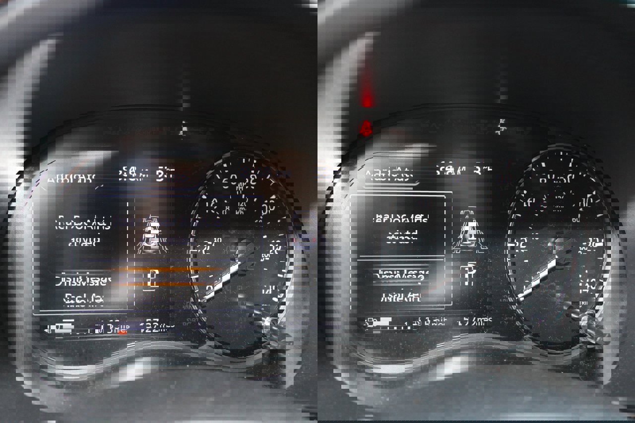 Used 2024 Nissan Kicks SR image 9