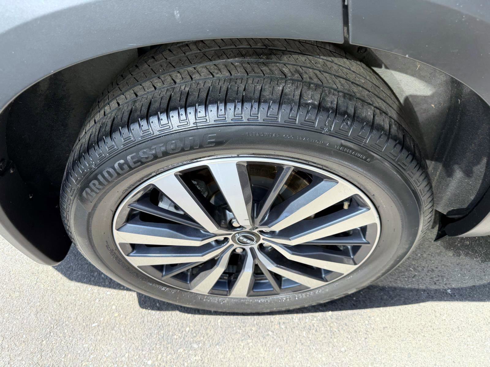 Used 2022 Nissan Pathfinder Platinum AWD/4WD image 8