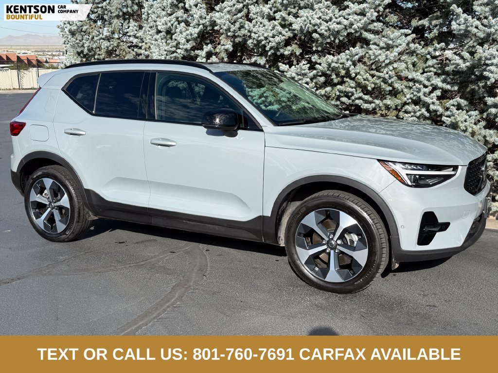 Used 2026 Volvo XC40 B5 Plus AWD/4WD image 11